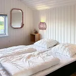 Дом отдыха 6 Bedroom Amazing In Idestrup *