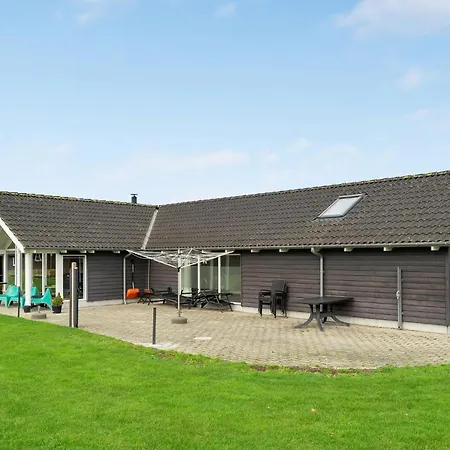 6 Bedroom Amazing In Idestrup 別荘