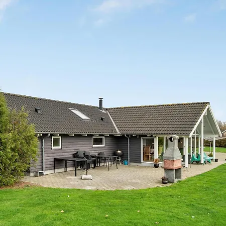 6 Bedroom Amazing In Idestrup * Bøtø By